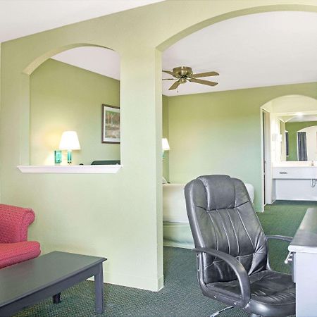 Days Inn By Wyndham El Campo Tx Esterno foto